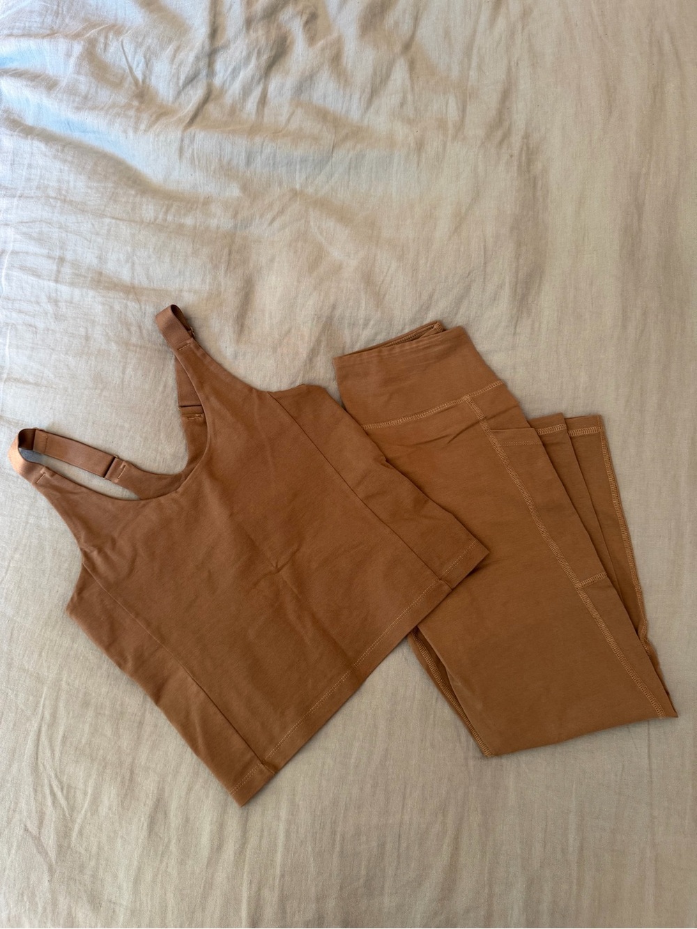 MATE the label High-Waist Pocket Leggings AND tank (full set!) in people/olive - Picture 3 of 13